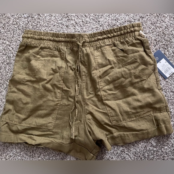 Universal Thread Shorts - Picture 1 of 4